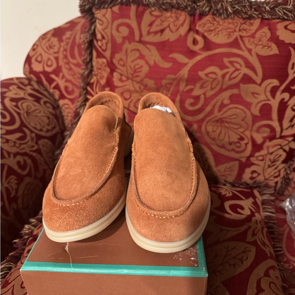 Loro Piana
Suede Summer Anton Loafer in brown